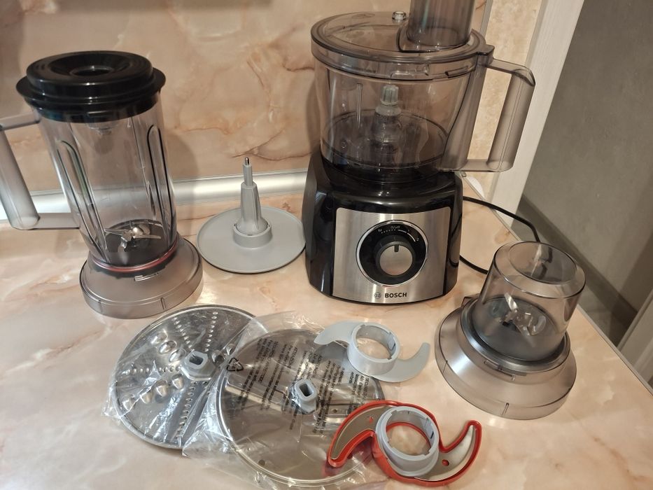 Кухненски робот Bosh, 2,3l, черен в отлично състояние