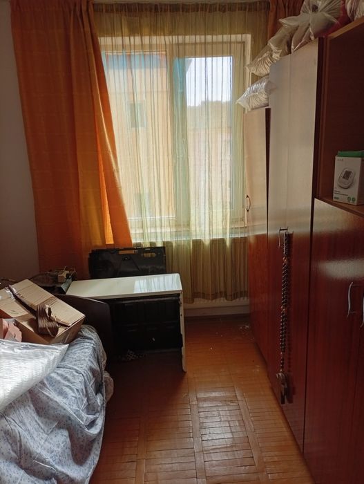 Vând apartament Lonea