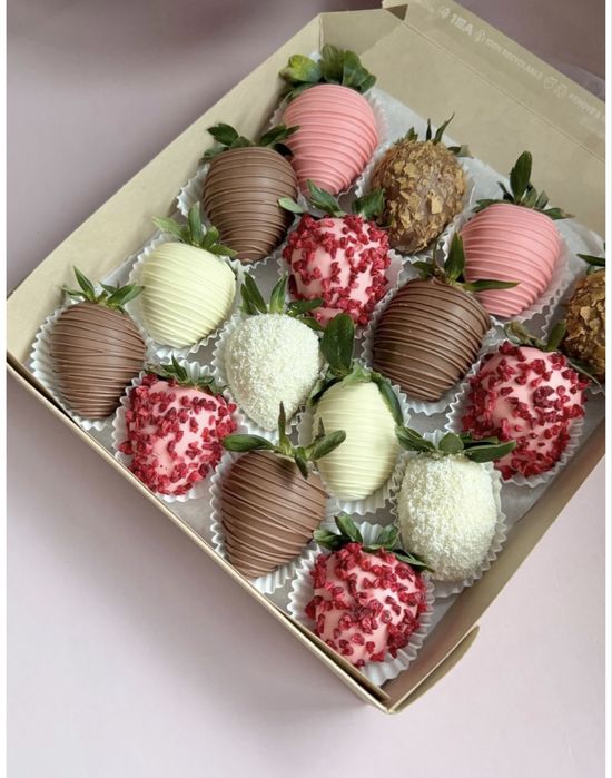 Клубника в шоколаде подарок букет