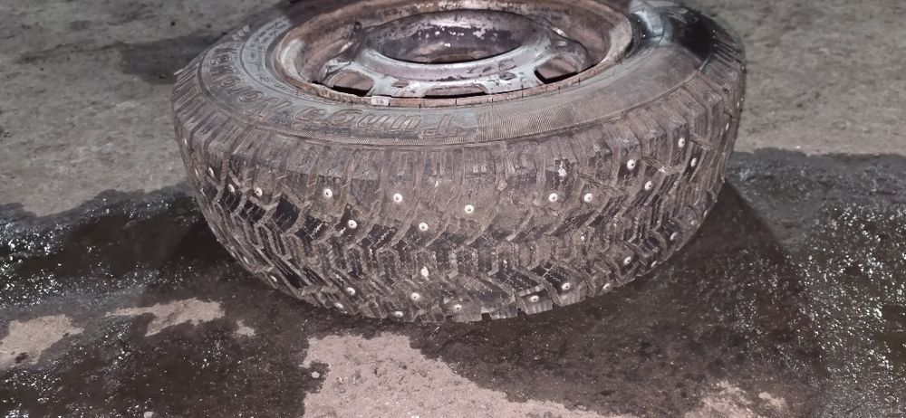 Продаю б/у резину с дисками