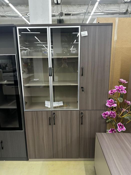 Шкаф, стулья, кресло в продаже
