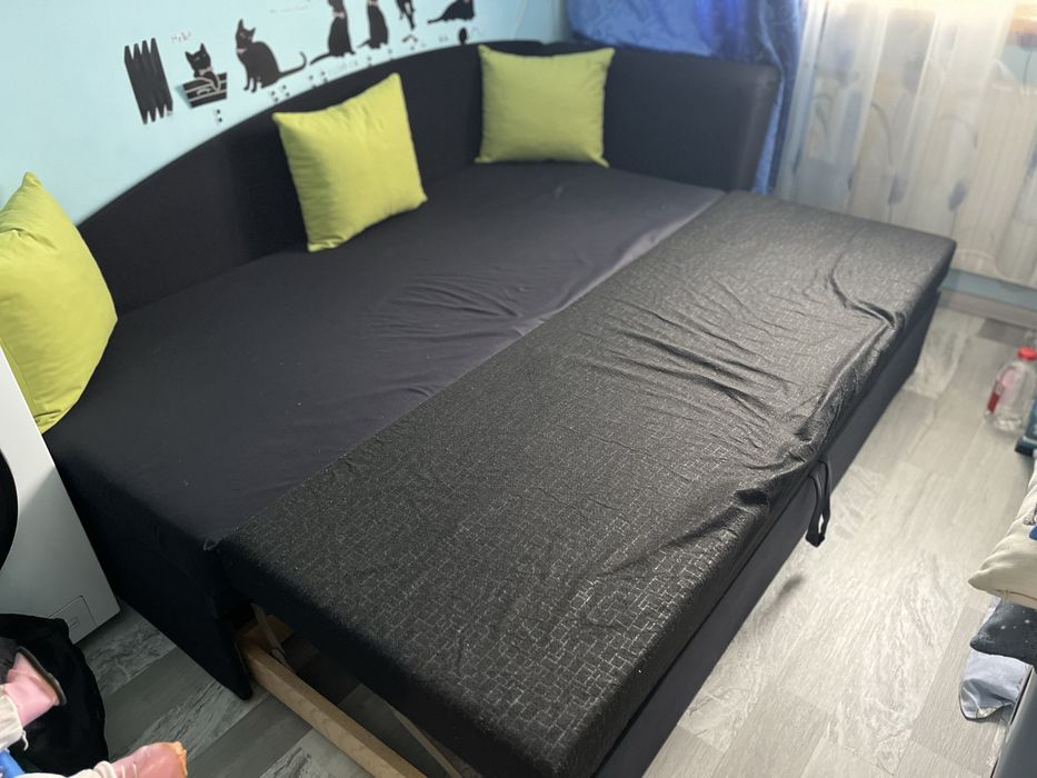 Разтегателен диван