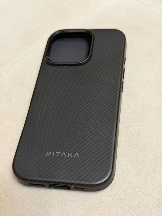 Продам чехол Pitaka на iPhone 16 Pro