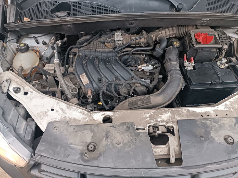 Дачия Дъстър 1.6 бензин газ на части