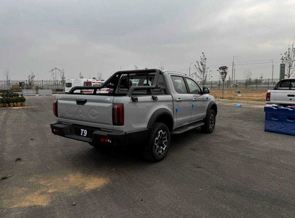 JAC T9 — среднеразмерный пикап двойной кабины