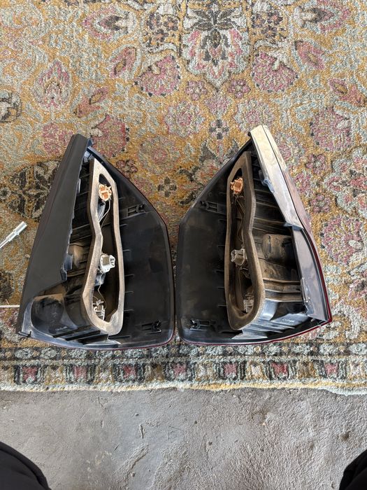 Продам задний фонарь