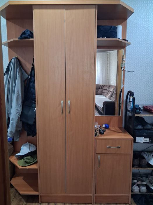 Прихожей  продам