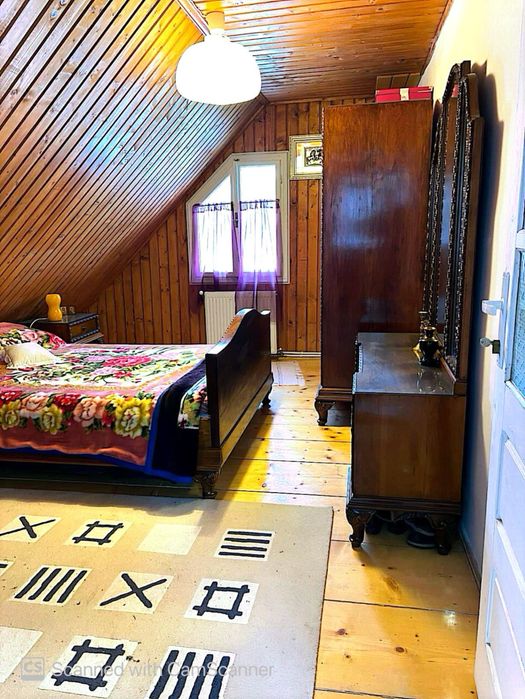 Casa de vacanta cu 20 ari teren langa telescaun