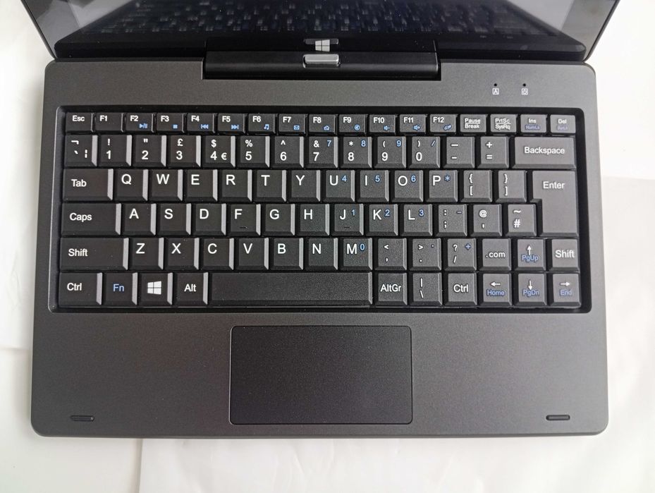 Чисто нов-Dynabook satellite pro ET10-G-1 10"/Intel celeron N3350/4 RAM/64GB eMMC