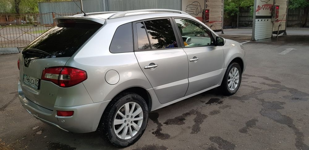 Продам машину Корейский кроссовер