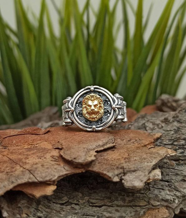 Масивен сребърен пръстен “Герб и глава на Лъв”