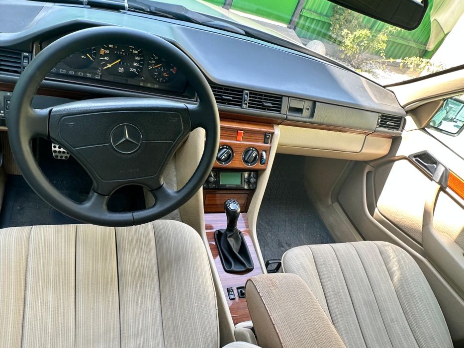 Мерседес Бенс W124 M111
