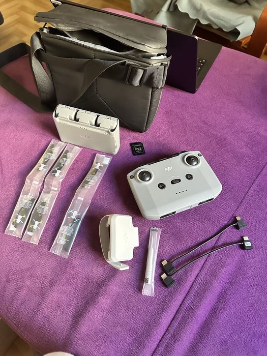 Drona DJI Mini4K sigilata + pachet Fly More combo