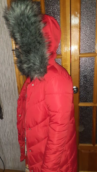 Продам зимнию куртку на девочку