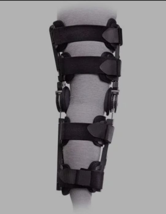 Vând orteza postoperatorie