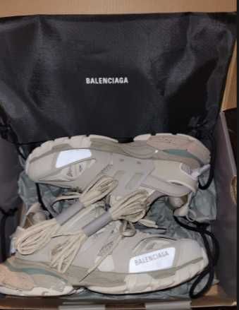 Balenciaga track