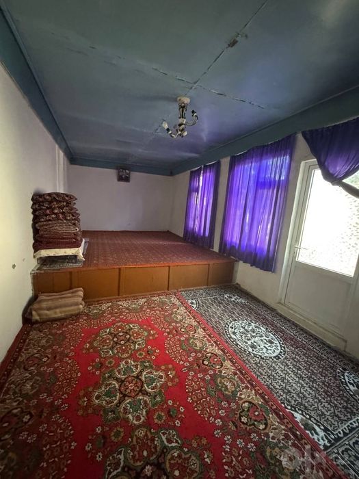Ховли 6 сотих углавойда жойлашкан, нарпай 1 булим
