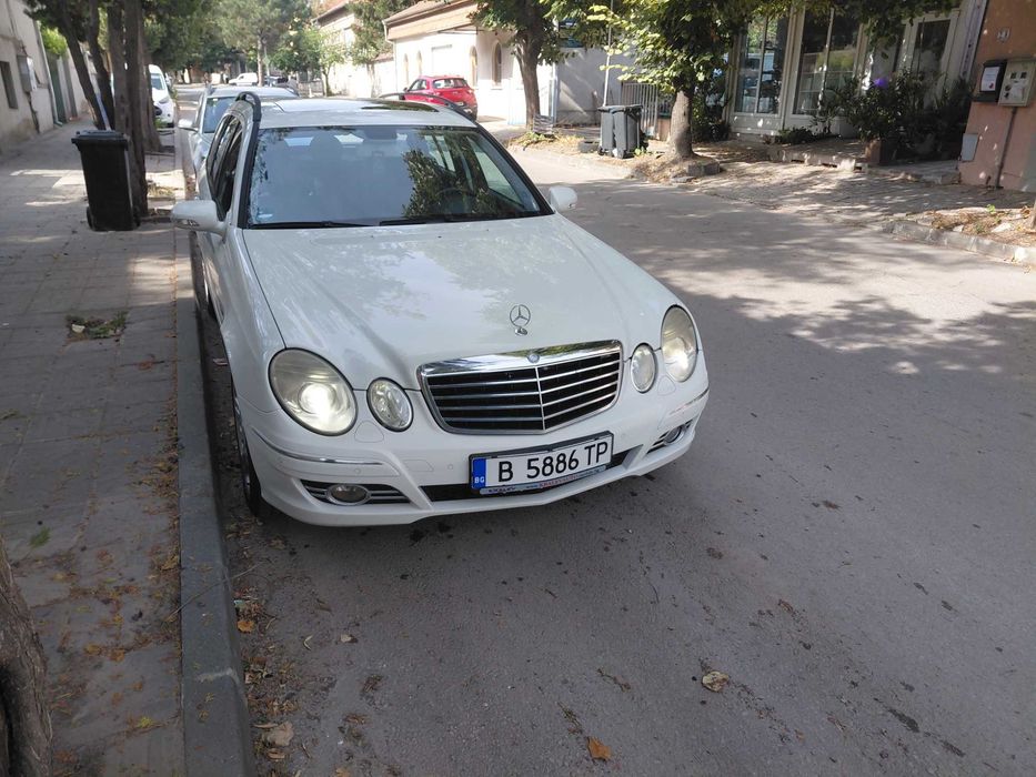Автомобил Мерцедес е 320