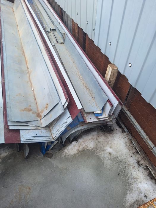 Продам конек на крышу