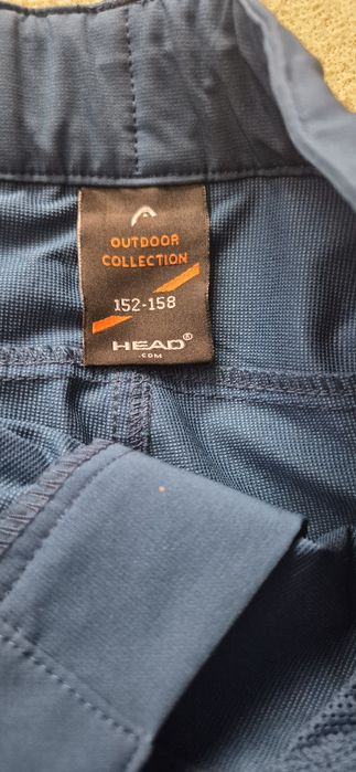Vand pantaloni scurti firma head.