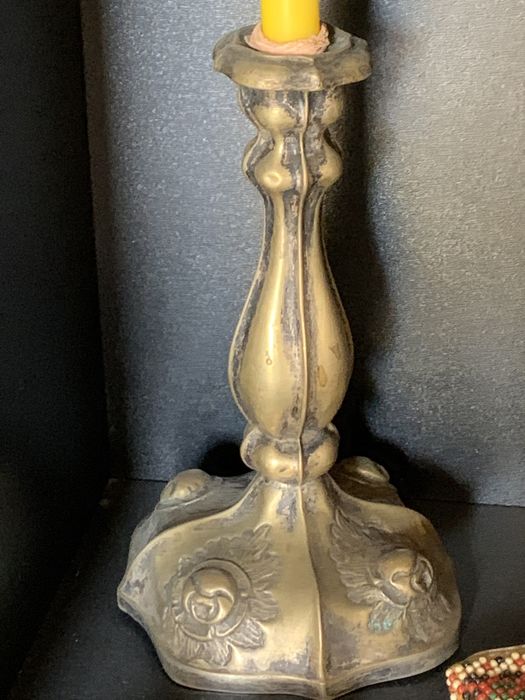 Sfetnice (sfeșnice) bibelouri, vaza (vaze), fructiere