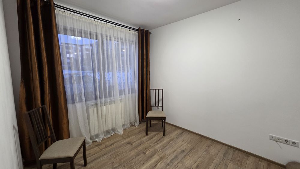 Închiriez duplex 800 EUR Floresti zona Cetatii