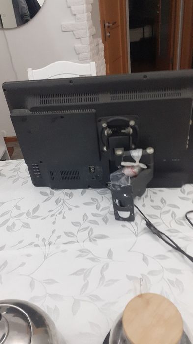 Телевизор два в одном настенный с DVD дисками