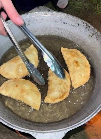 Ассортимент: Самса слоеная/тандырная пирожки с различными начинками.
М