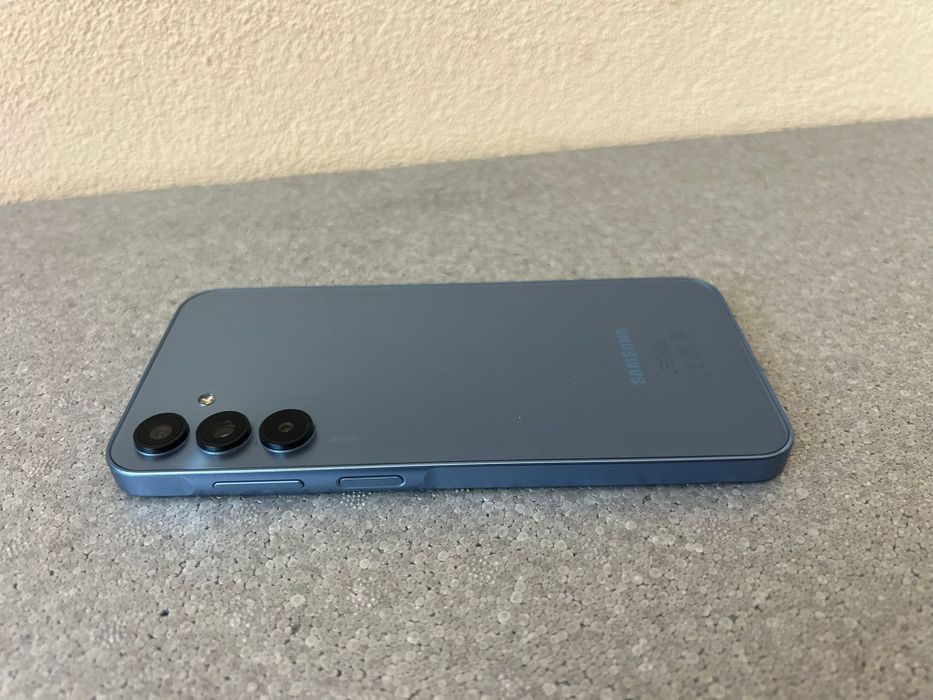 Samsung galaxy A15 
Pochti nov bez zabeleshki 
90,-
