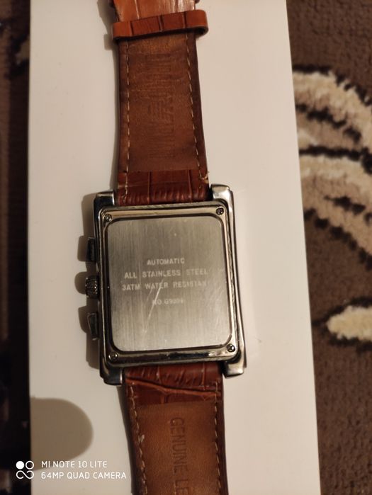 Продаётся брендовые оригинальные часы "Emporio Armani"