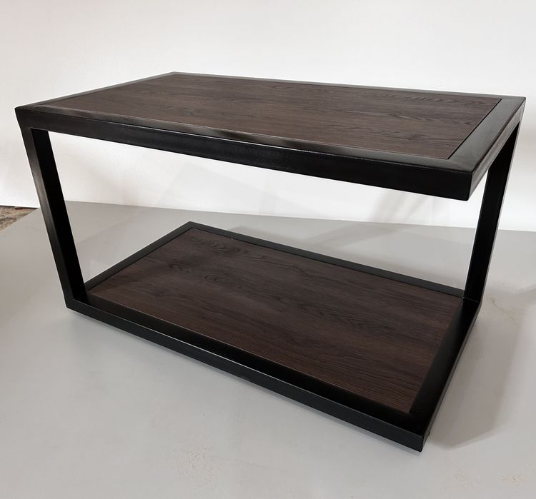 Стол журнальный.