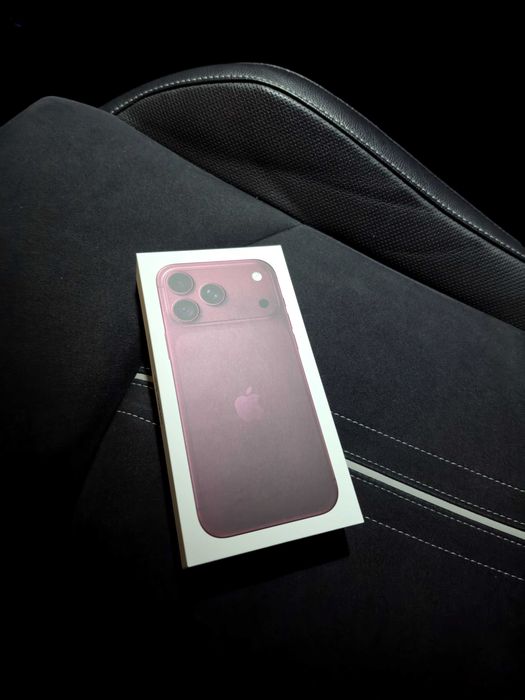 НАЛИЧЕН ! ! ! ЧИСТО НОВ Iphone 18 PRO MAX Burgundy 512 GB