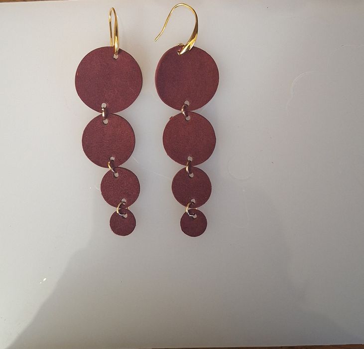 Cercei handmade din piele naturală