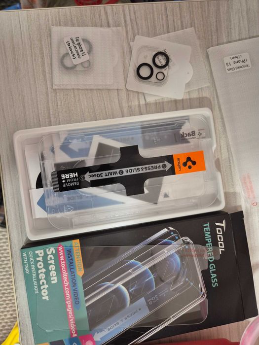 6 броя стъклени протектори за iphone 13 + 3 за камера