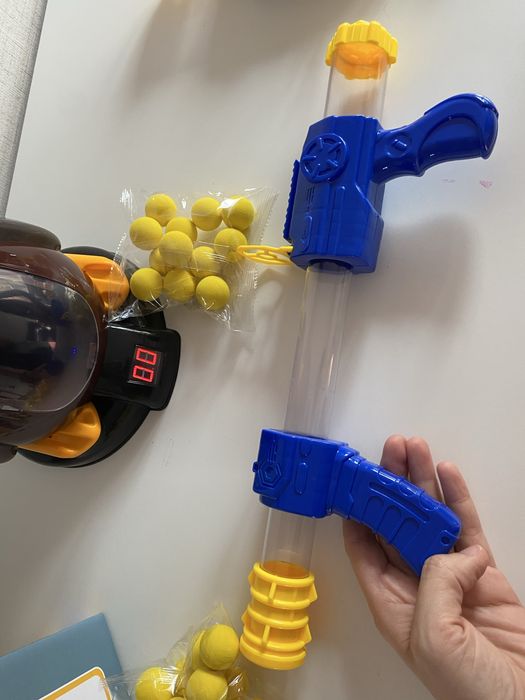 Мишена Пате и две пушки с топки