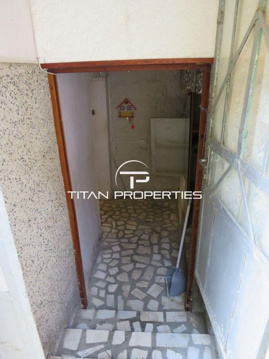Къща за продажба в гр. Айтос