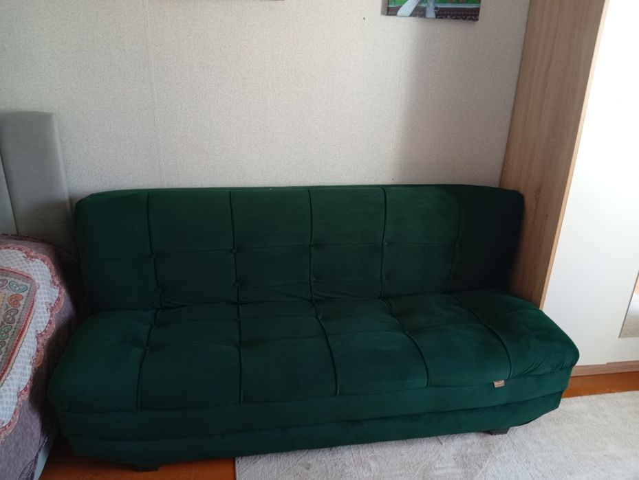 Диван хороший продам