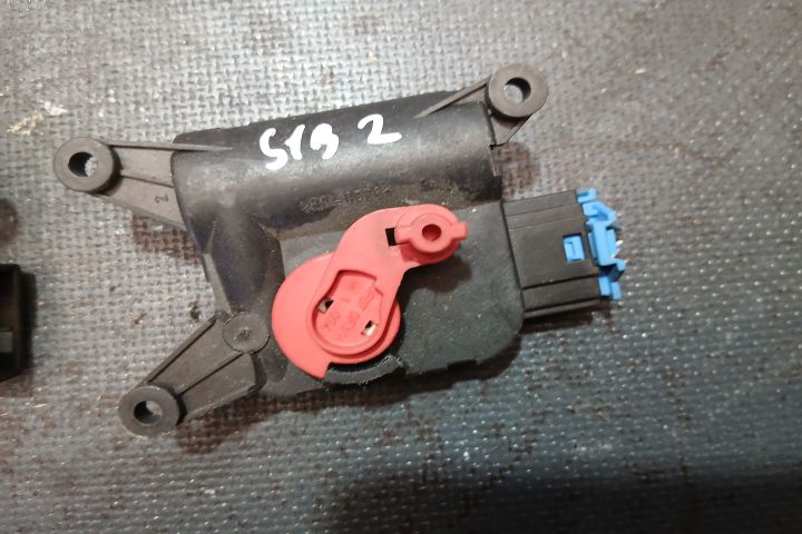 Motoras clapeta aeroterma mijloc dreapta 0132801306 8E2820511A 013280