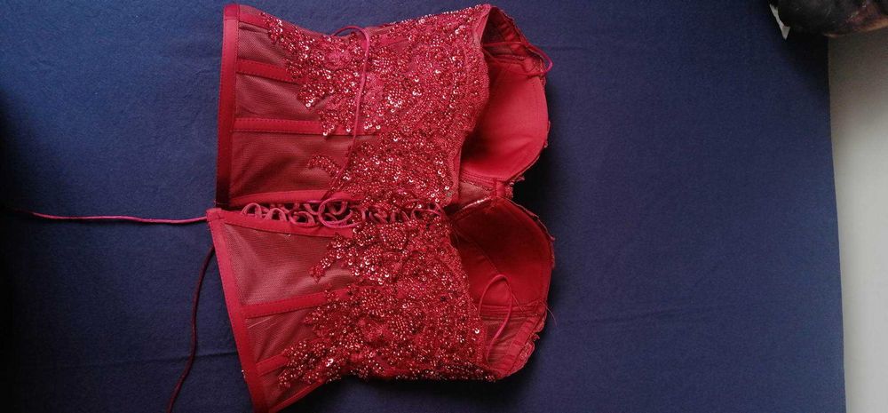 Официална рокля в цвят бордо