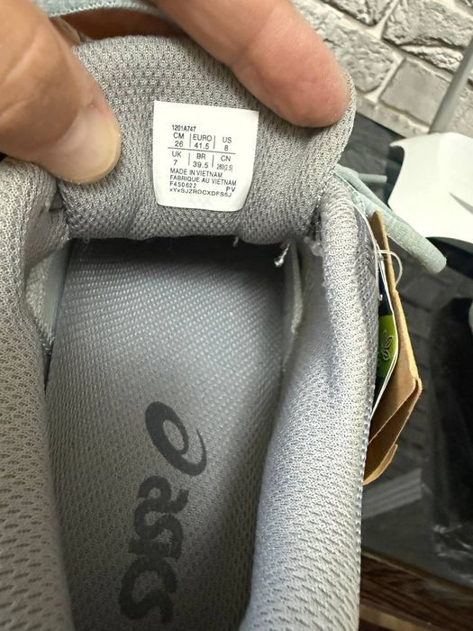 Оригинальные кроссы ASICS