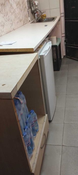 Дава се под наем Магазин в София, Център - 5 кв.м за 127.5 € - Снимка #3