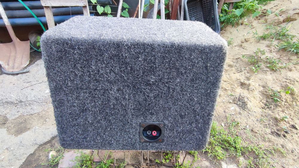 Сабвуфер в хорошем состоянии