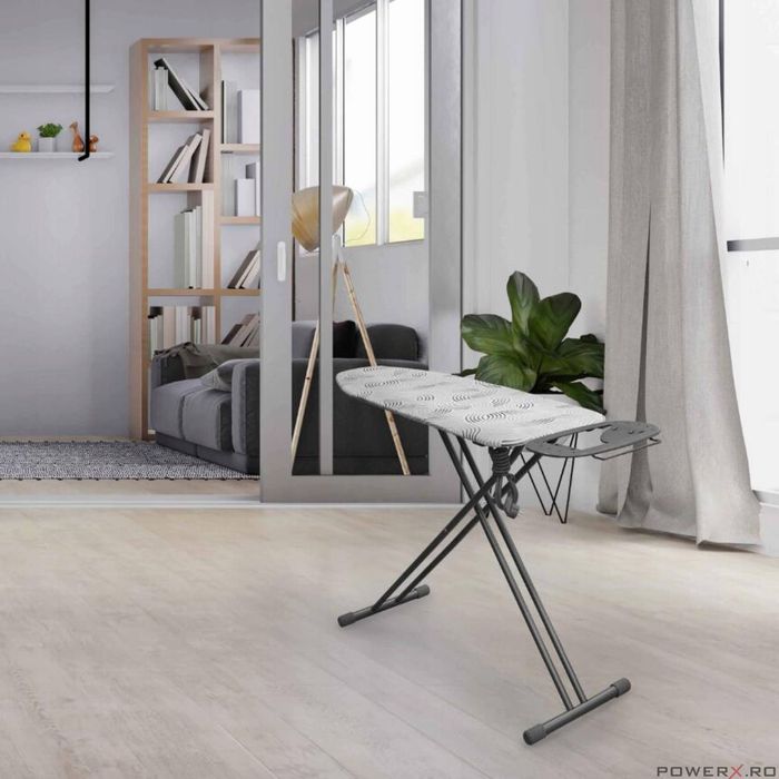 Masa de calcat 120 X 38 cm, cu suport pentru fierul de calcat, priza,