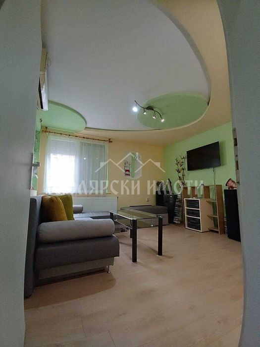 Продава се Къща в Долна Оряховица - 280 кв.м за 567 €/кв.м - Снимка #2