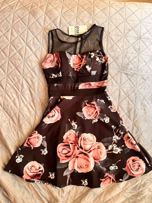 Нова флорална рокля