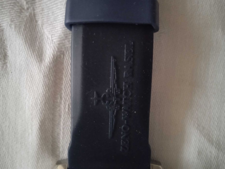 Продавам часовник -пилот