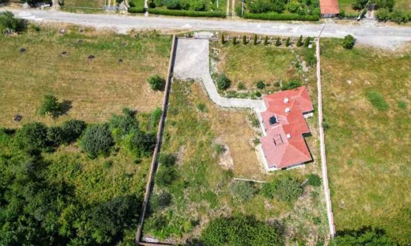 Ново строителство обзаведени неизползвани къщи