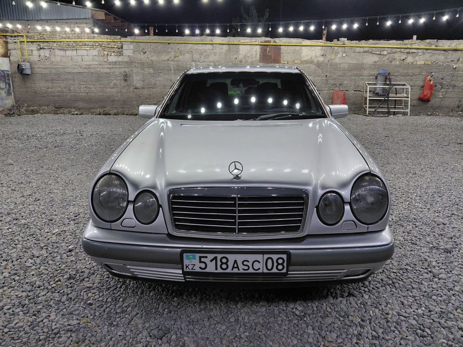 Срочно продам мерседес  W210
