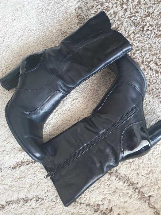 Vand cizme piele calitativa, toc 7 cm, stare foarte buna,  marime 39