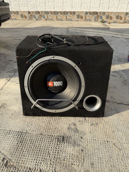 Subwoofer jbl 1000